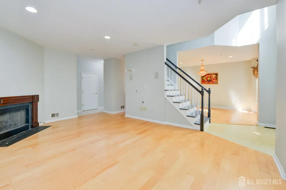34 Forest Drive Piscataway, NJ 08844