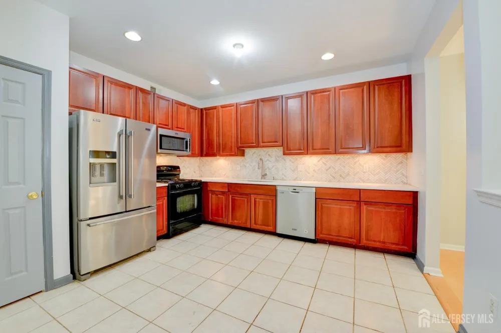 34 Forest Drive Piscataway, NJ 08844