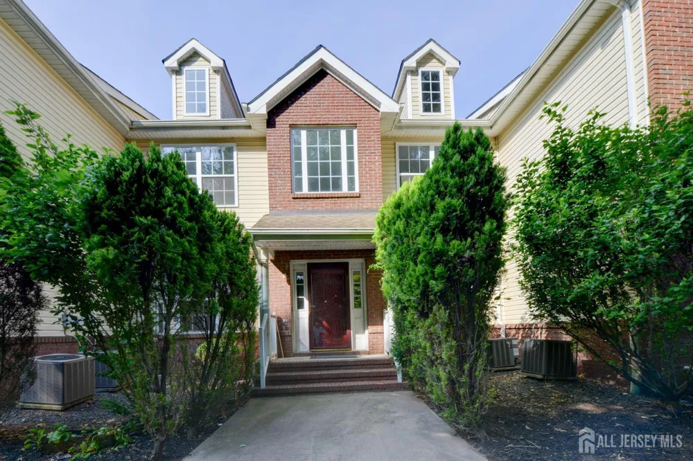 34 Forest Drive Piscataway, NJ 08844