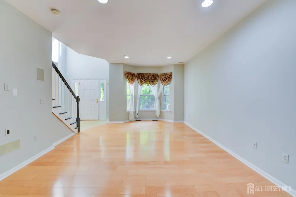34 Forest Drive Piscataway, NJ 08844