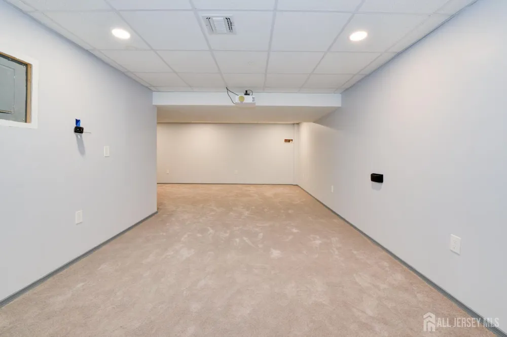 34 Forest Drive Piscataway, NJ 08844