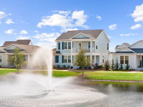 2101 Kingfisher Court