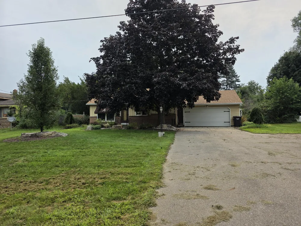 11674 8th Avenue NW Grand Rapids, MI 49534