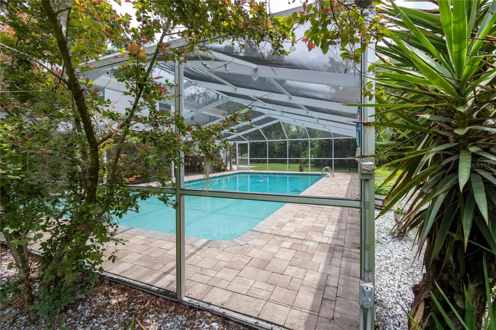 615 VALLE VISTA DRIVE Brandon, FL 33511