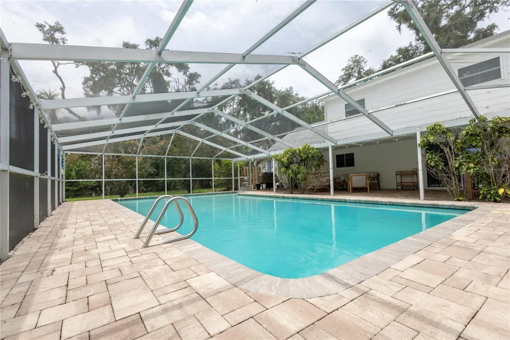 615 VALLE VISTA DRIVE Brandon, FL 33511