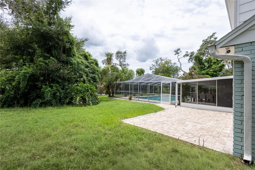 615 VALLE VISTA DRIVE Brandon, FL 33511