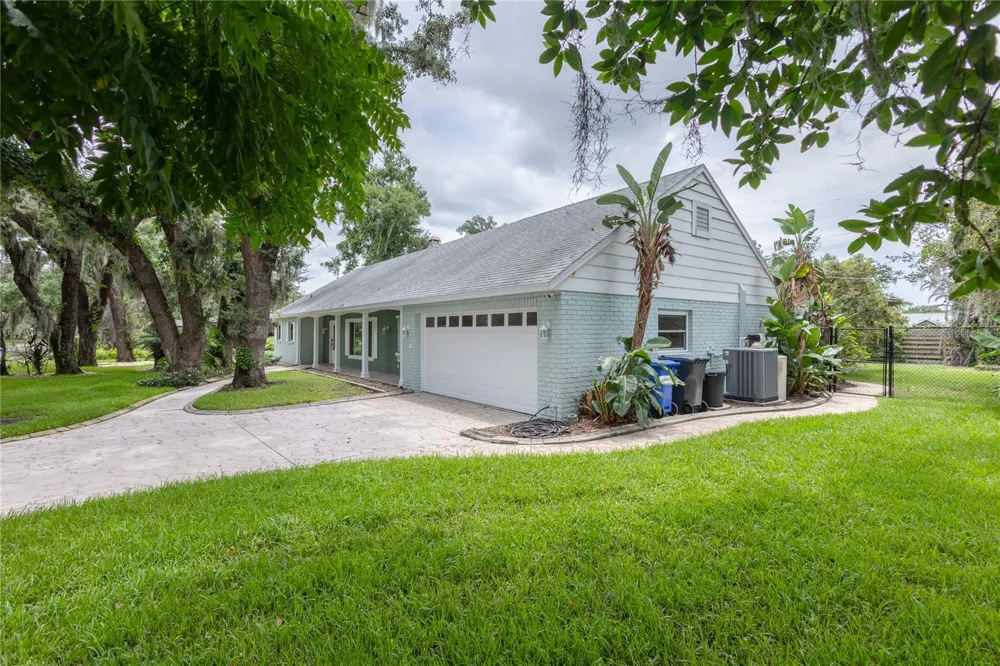 615 VALLE VISTA DRIVE Brandon, FL 33511