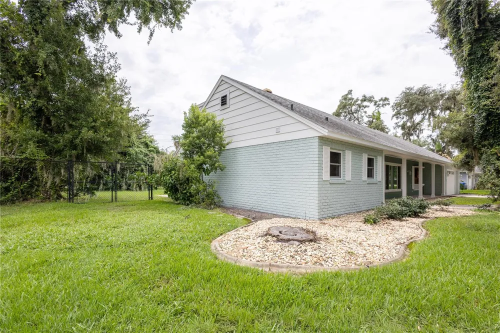 615 VALLE VISTA DRIVE Brandon, FL 33511