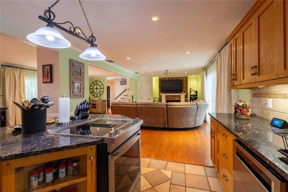 615 VALLE VISTA DRIVE Brandon, FL 33511