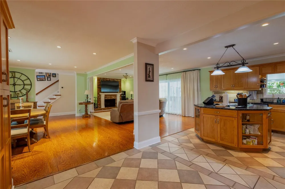 615 VALLE VISTA DRIVE Brandon, FL 33511