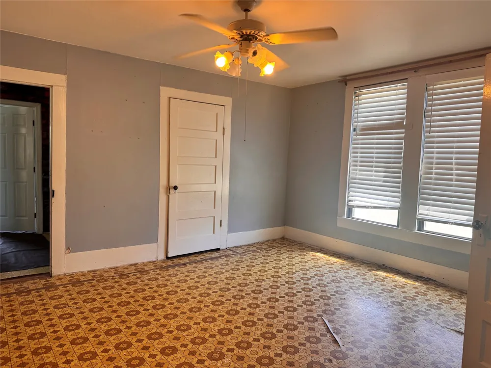 8208 Pearl Street Lillian, TX 76061