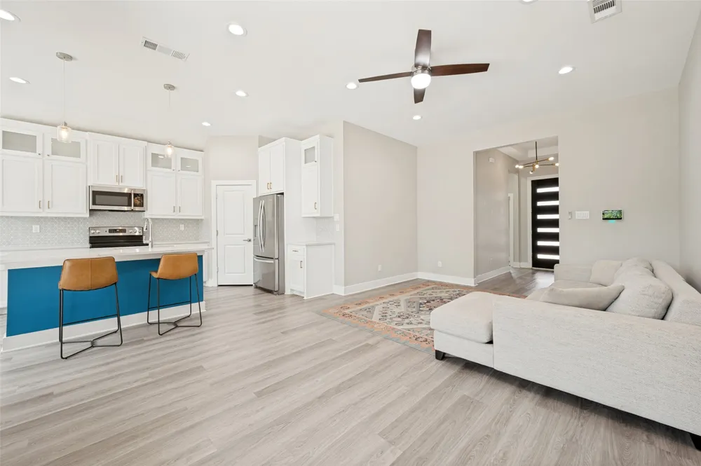 1210 Morrell Avenue Dallas, TX 75203