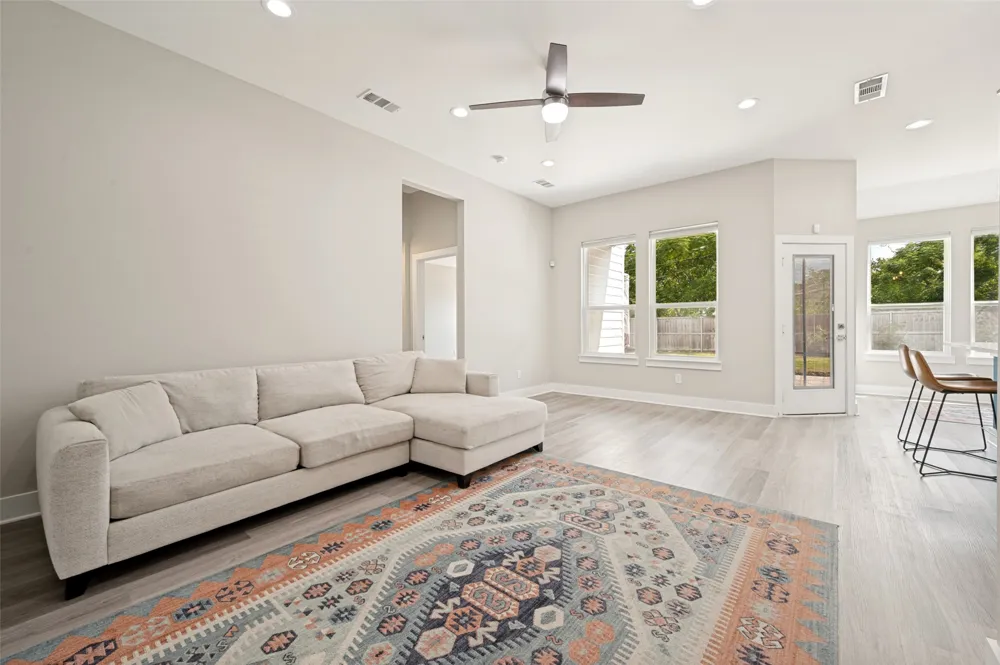 1210 Morrell Avenue Dallas, TX 75203
