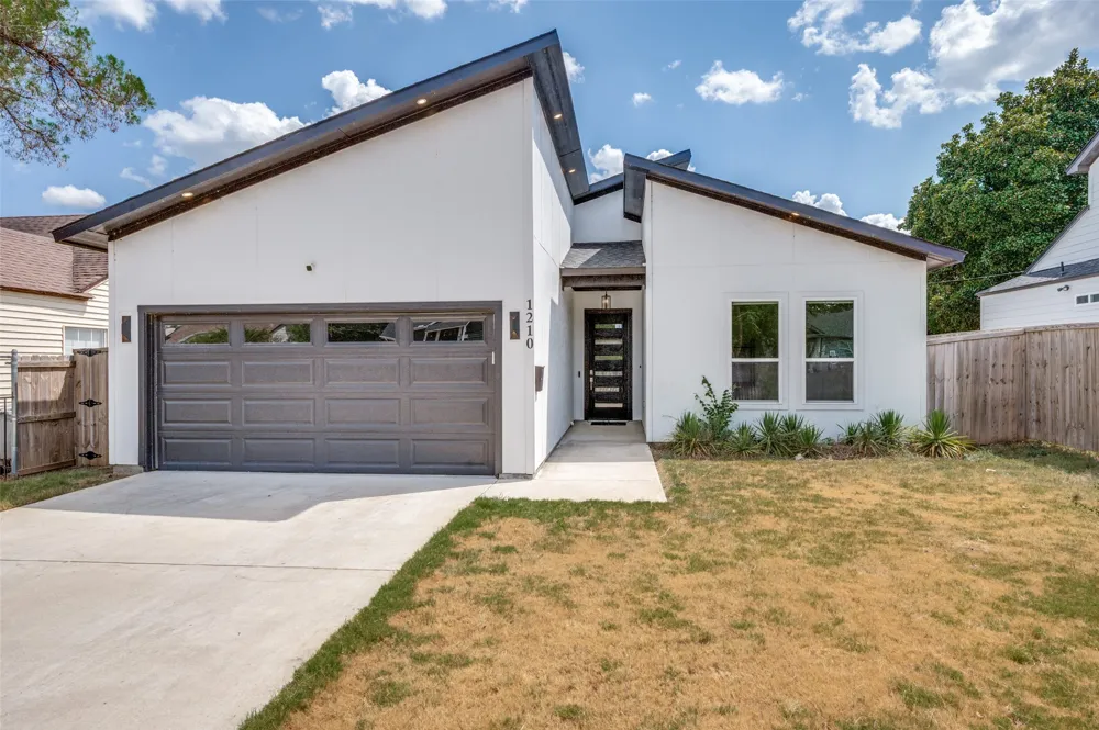 1210 Morrell Avenue Dallas, TX 75203