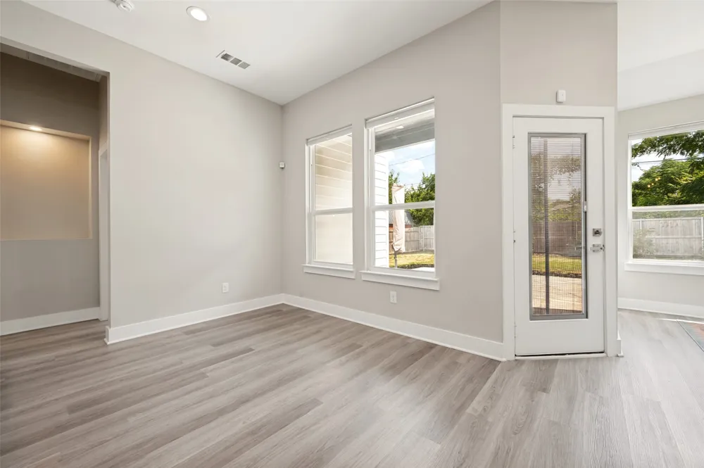 1210 Morrell Avenue Dallas, TX 75203