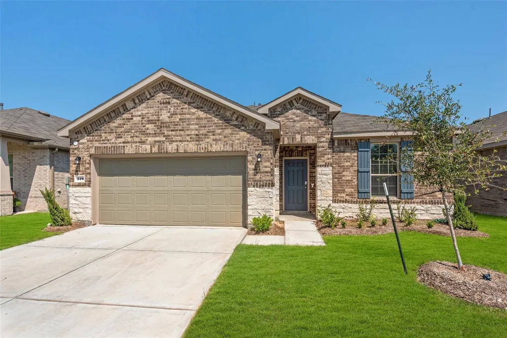 339 Lippizan Drive Alvin, TX 77511