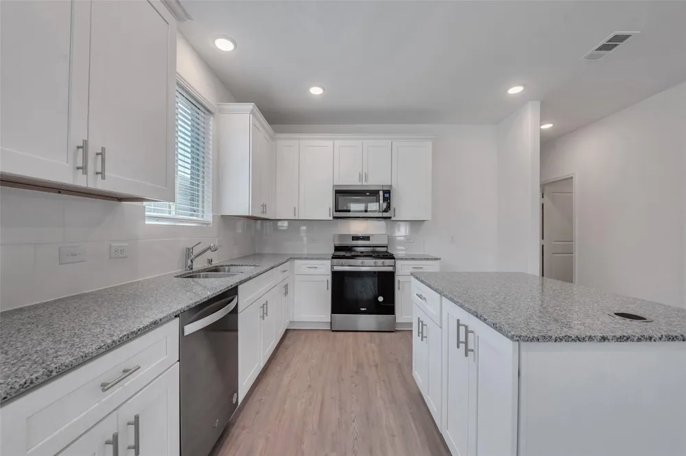 339 Lippizan Drive Alvin, TX 77511