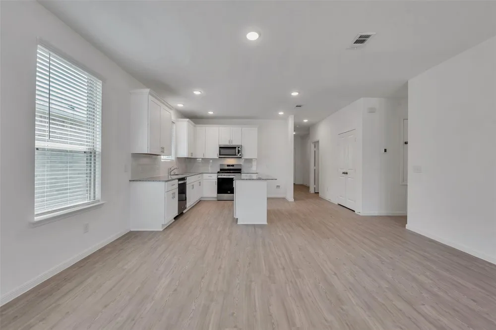 339 Lippizan Drive Alvin, TX 77511