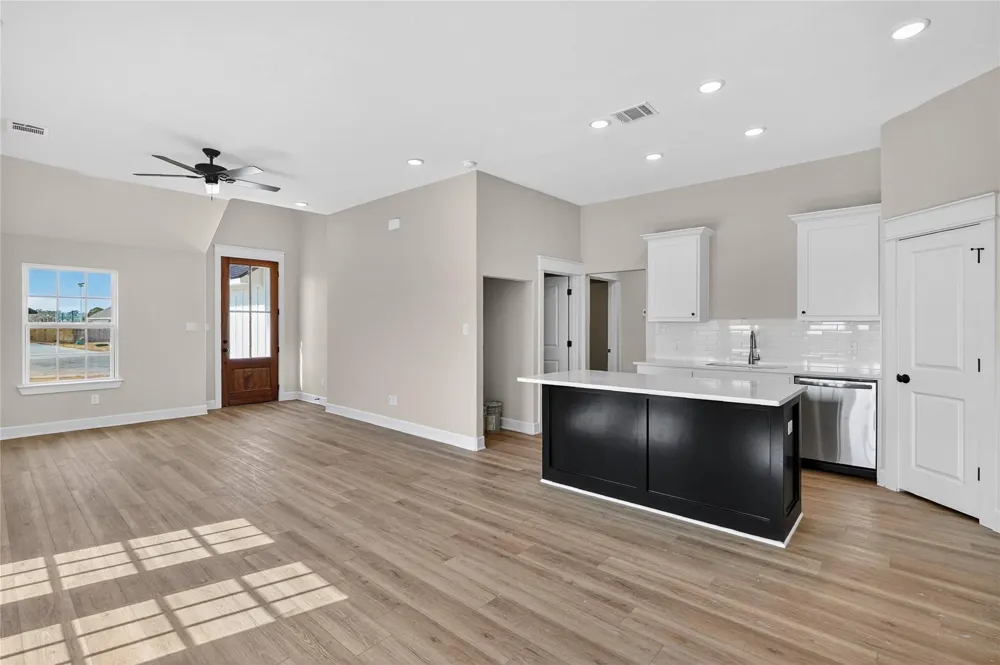 161 Turnrow Cove Snook, TX 77879