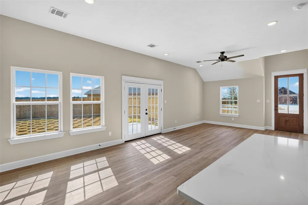 161 Turnrow Cove Snook, TX 77879