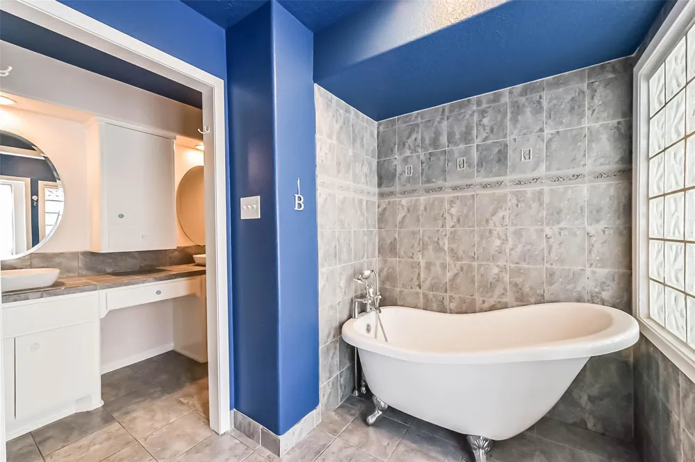 4008 Breakwood Drive Houston, TX 77025
