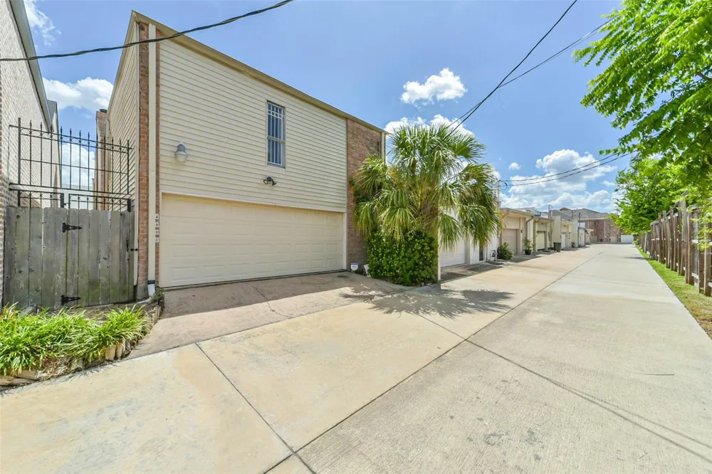 4008 Breakwood Drive Houston, TX 77025