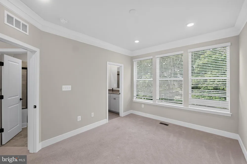 4211 LAPLATA AVENUE Baltimore, MD 21211