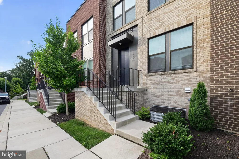 4211 LAPLATA AVENUE Baltimore, MD 21211