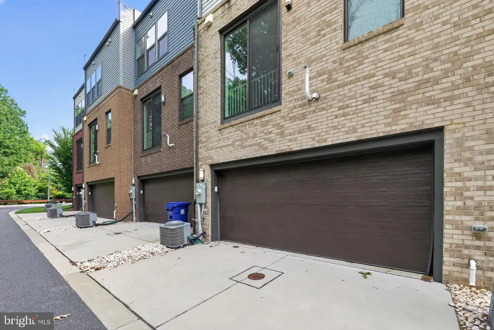 4211 LAPLATA AVENUE Baltimore, MD 21211