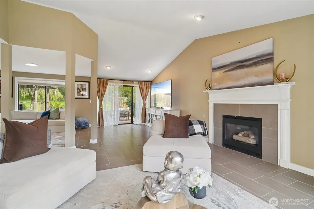 25114 Lake Wilderness Country Club Drive SE Maple Valley, WA 98038