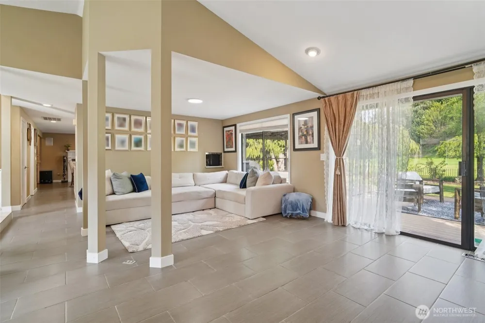 25114 Lake Wilderness Country Club Drive SE Maple Valley, WA 98038
