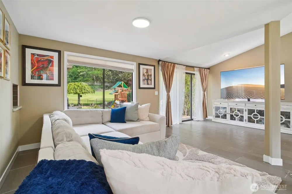 25114 Lake Wilderness Country Club Drive SE Maple Valley, WA 98038