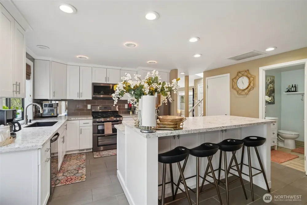 25114 Lake Wilderness Country Club Drive SE Maple Valley, WA 98038