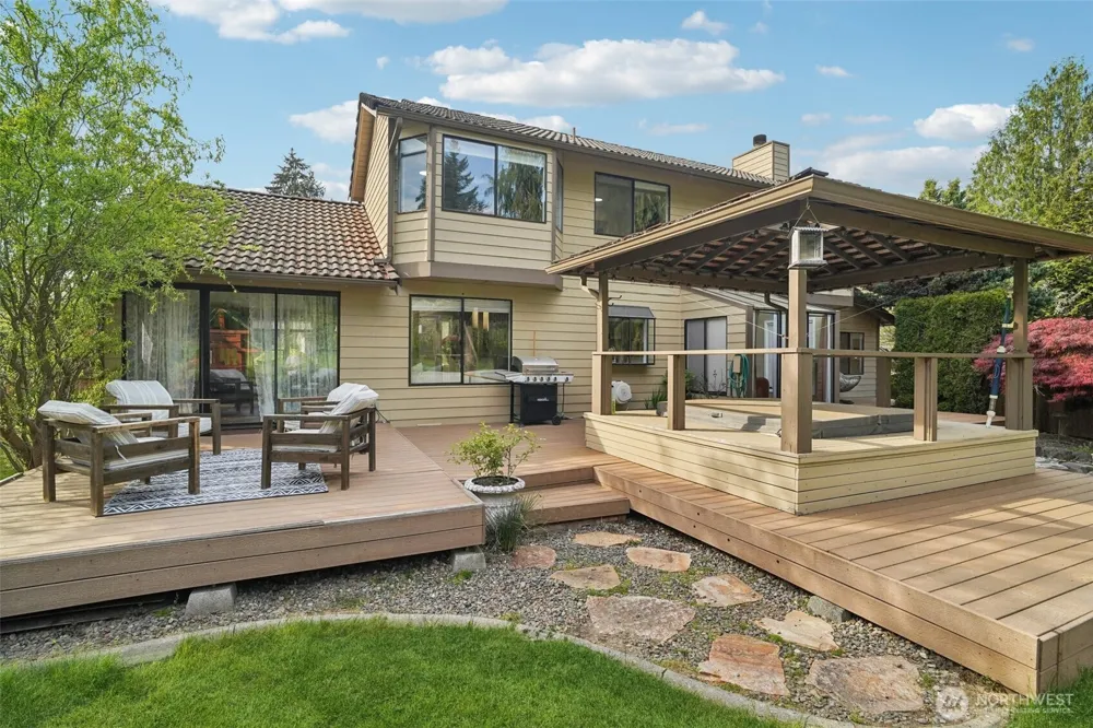 25114 Lake Wilderness Country Club Drive SE Maple Valley, WA 98038