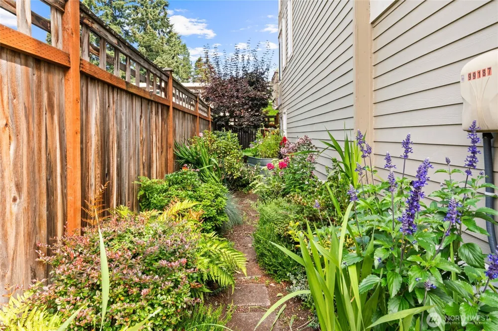 7803 218 STREET SW #D Edmonds, WA 98026