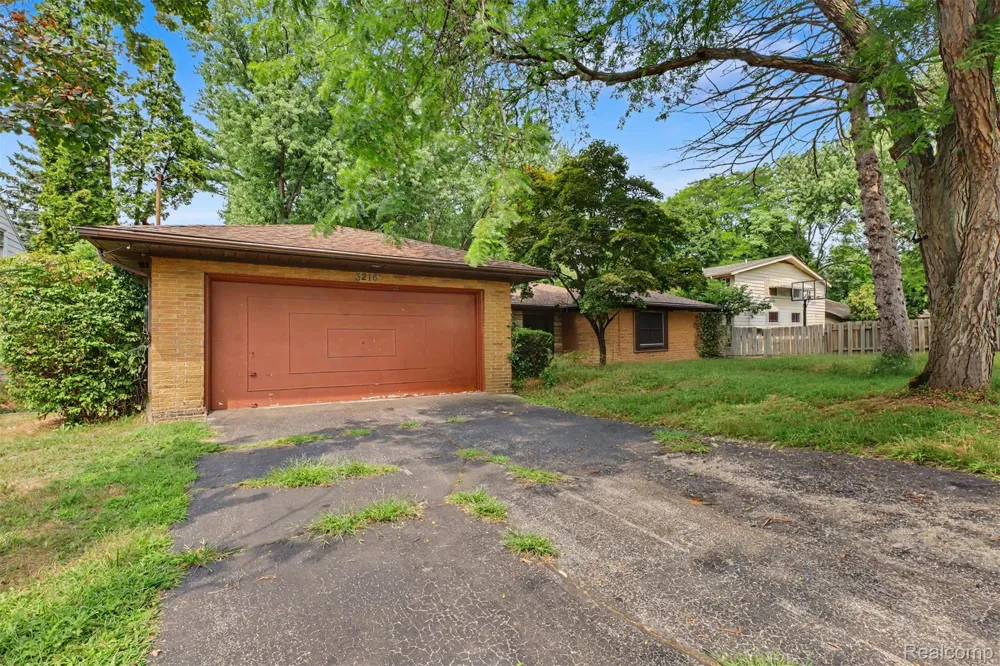 3216 Circle Drive Flint City, MI 48507