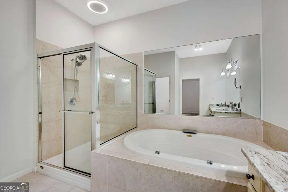 1806 Waters Edge TRL Roswell, GA 30075