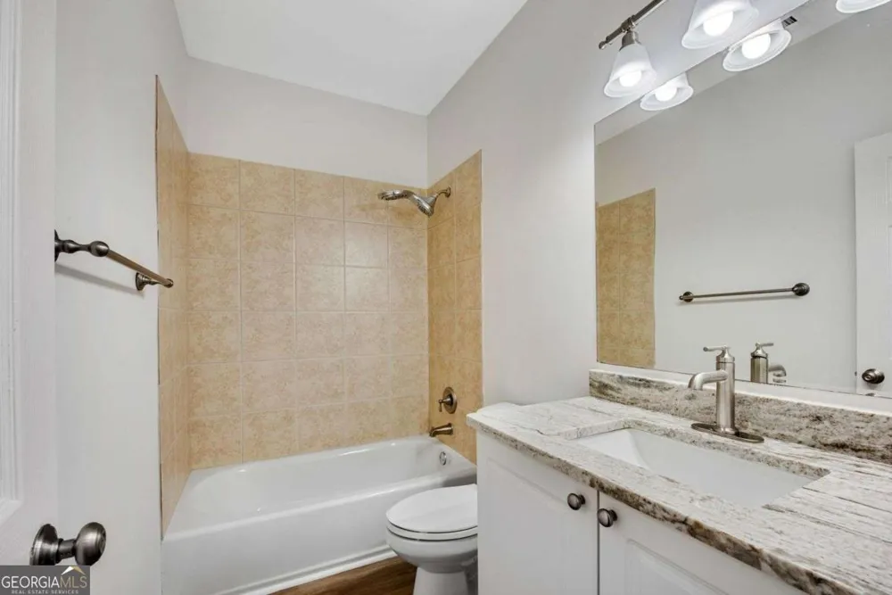 1806 Waters Edge TRL Roswell, GA 30075