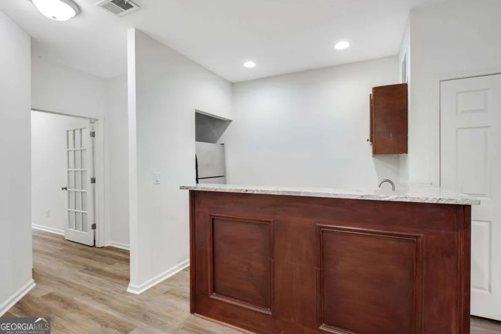 1806 Waters Edge TRL Roswell, GA 30075