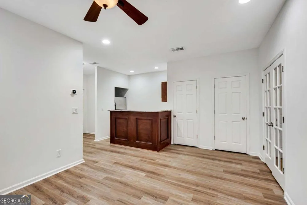 1806 Waters Edge TRL Roswell, GA 30075