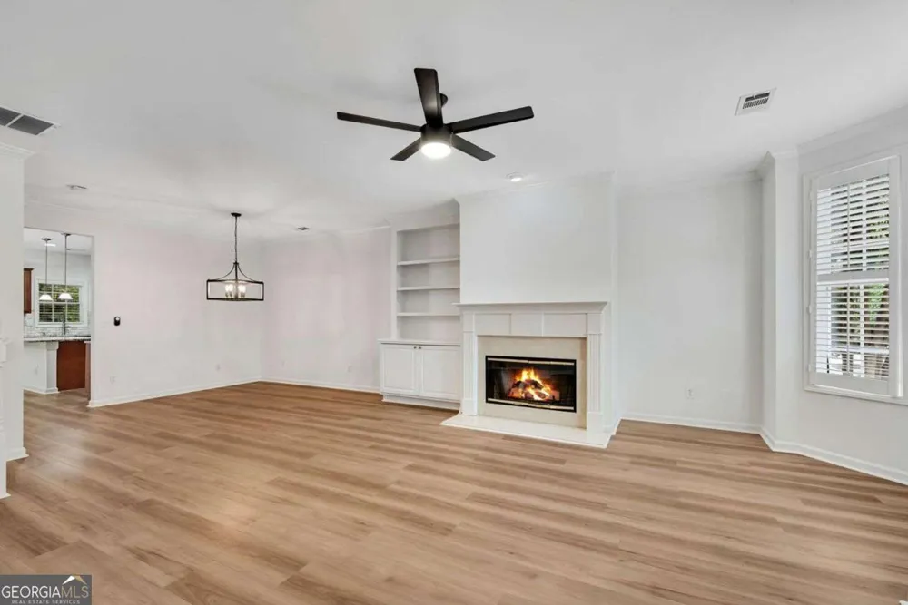 1806 Waters Edge TRL Roswell, GA 30075