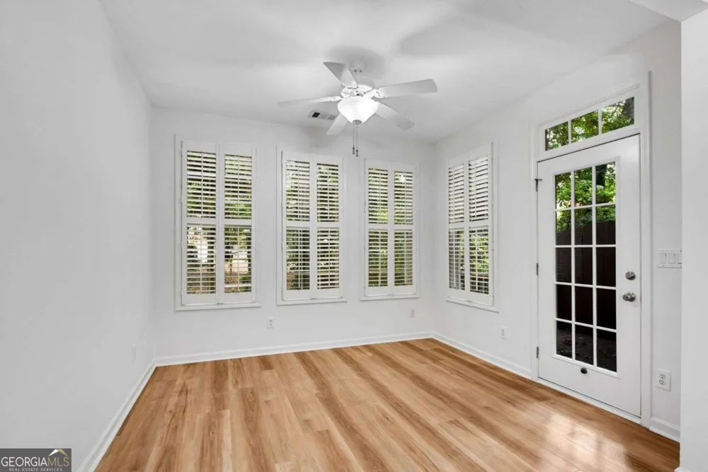 1806 Waters Edge TRL Roswell, GA 30075