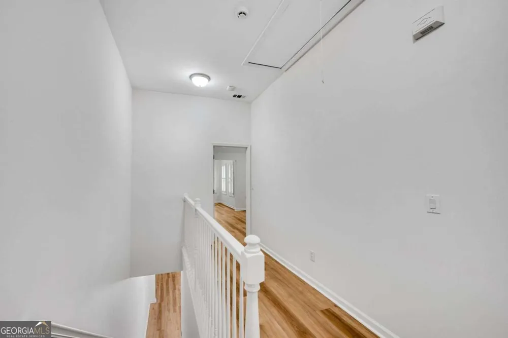 1806 Waters Edge TRL Roswell, GA 30075