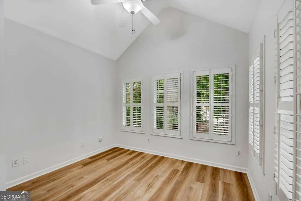 1806 Waters Edge TRL Roswell, GA 30075