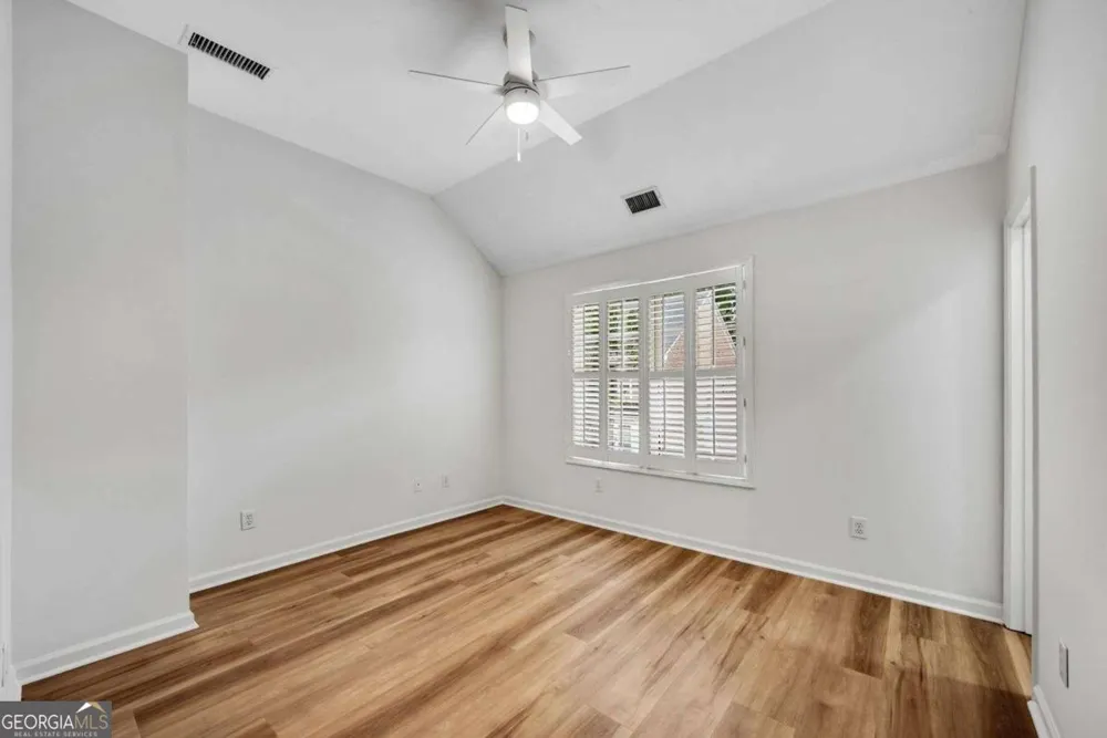 1806 Waters Edge TRL Roswell, GA 30075