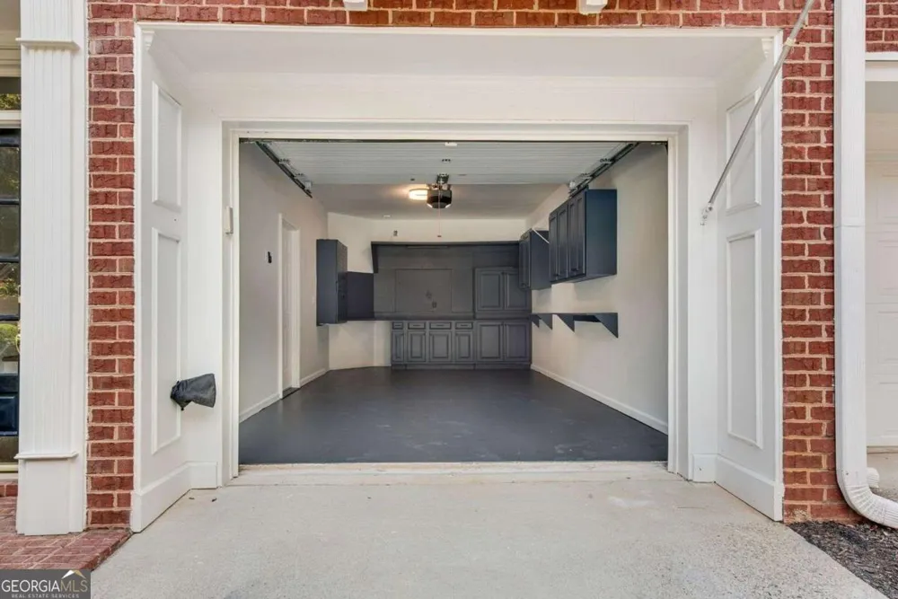 1806 Waters Edge TRL Roswell, GA 30075