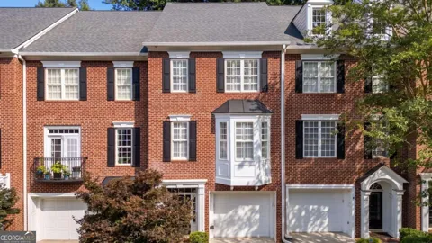 1806 Waters Edge TRL