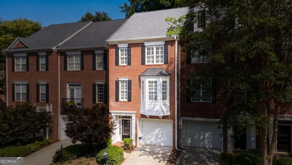 1806 Waters Edge TRL Roswell, GA 30075