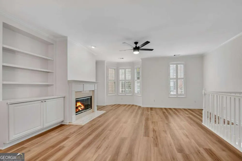 1806 Waters Edge TRL Roswell, GA 30075