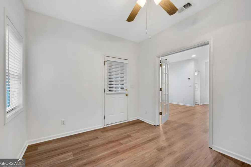 1806 Waters Edge TRL Roswell, GA 30075